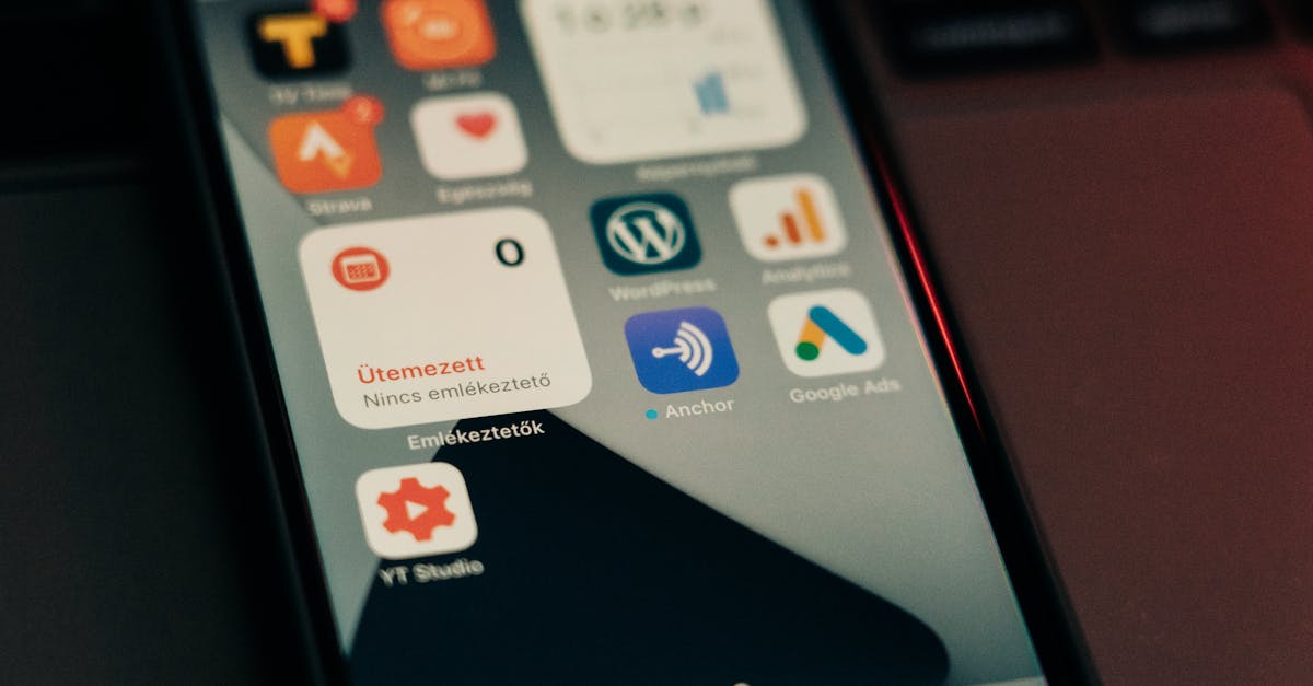 panel de WordPress con alertas de actualizaciones y seguridad (mantenimiento web en Colombia)
