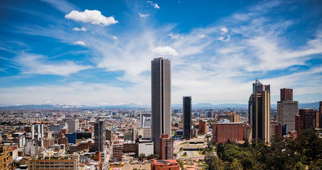 Posicionamiento SEO en Barranquilla: sectores que más lo necesitan y cómo empezar | Gulupa Digital Imagen de ciudad y entorno urbano para SEO local