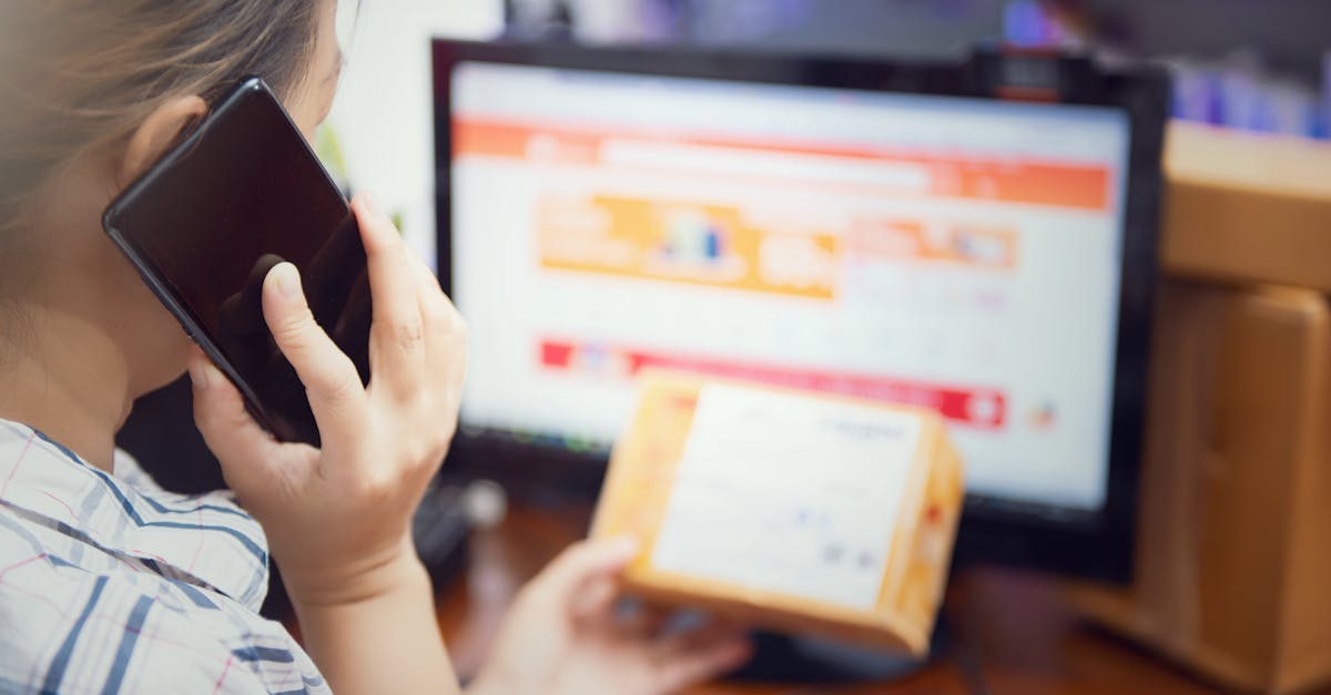 Tienda virtual WooCommerce en laptop para negocio colombiano