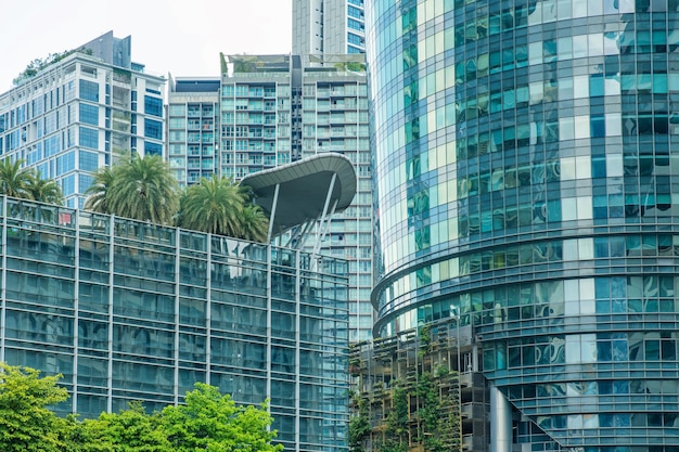 Edificios de oficinas para un artículo sobre desarrollo web y SEO para negocios hispanos en Orlando
